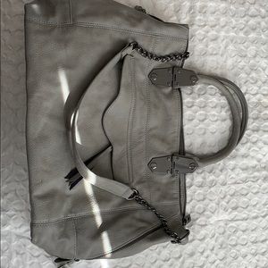 Grey medium sized Steve Madden purse
